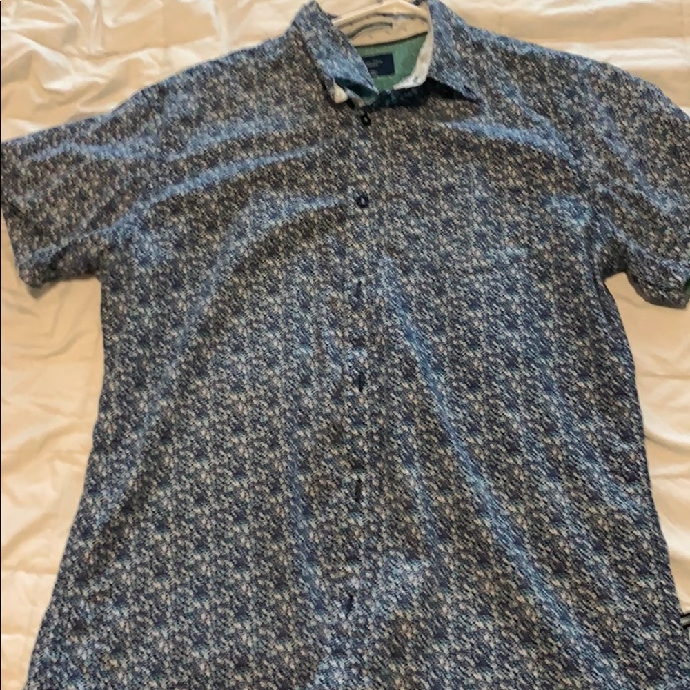 Short sleeve button down